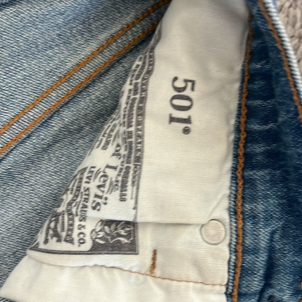 Levi’s Medium Wash 501s - Picture 2 of 4
